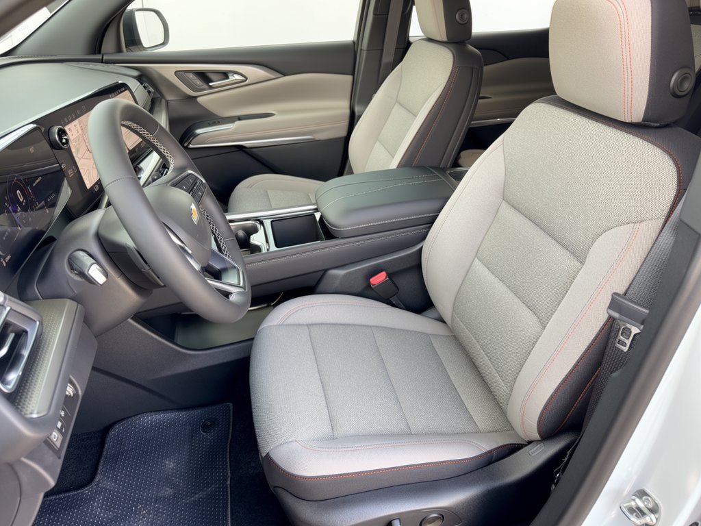 New 2027 Chevrolet Traverse LT FWD image 5