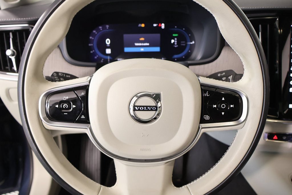 Used 2024 Volvo S90 T8 Ultimate w/ Lounge Package AWD/4WD image 3