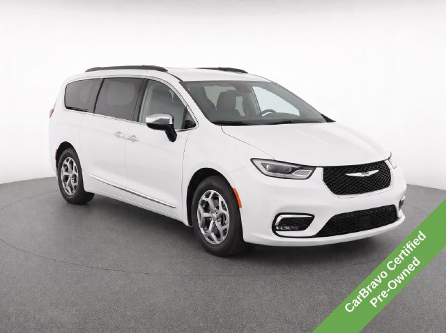 Used 2023 Chrysler Pacifica Limited FWD image 1