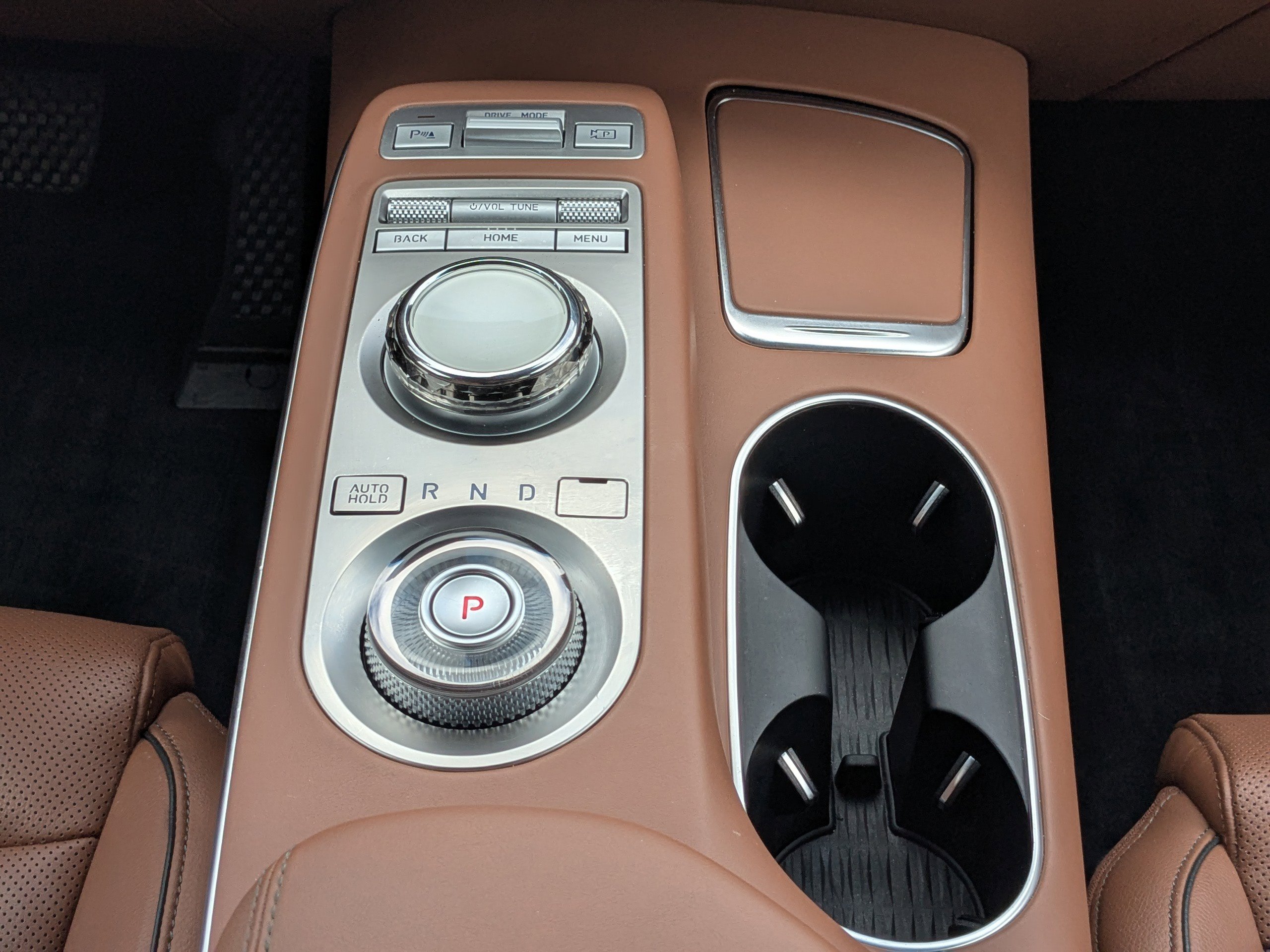 Used 2024 Genesis GV70 2.5T w/ Advanced Package image 23