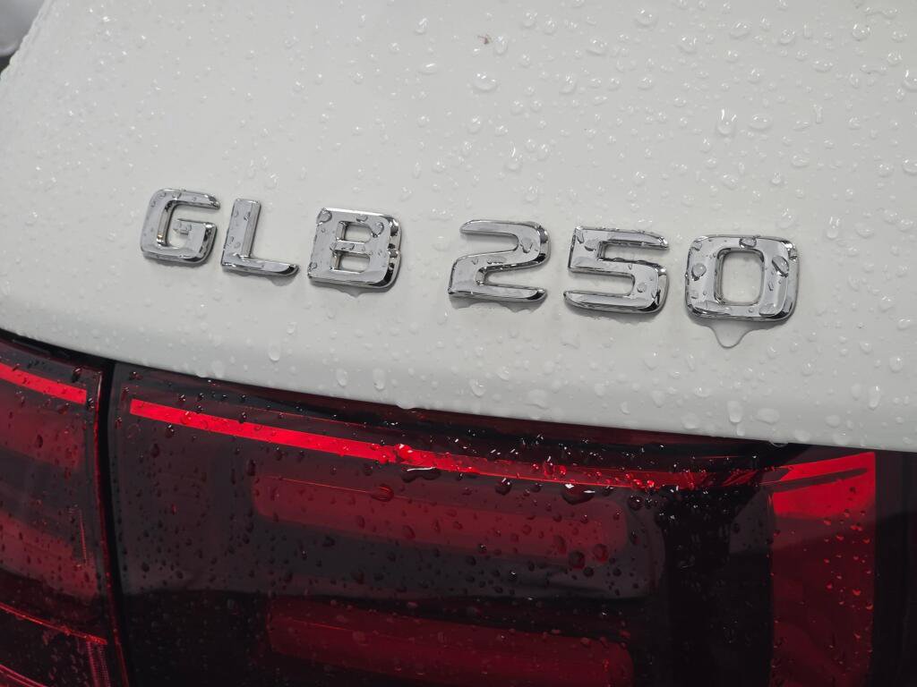 New 2026 Mercedes-Benz GLB 250 4MATIC image 31