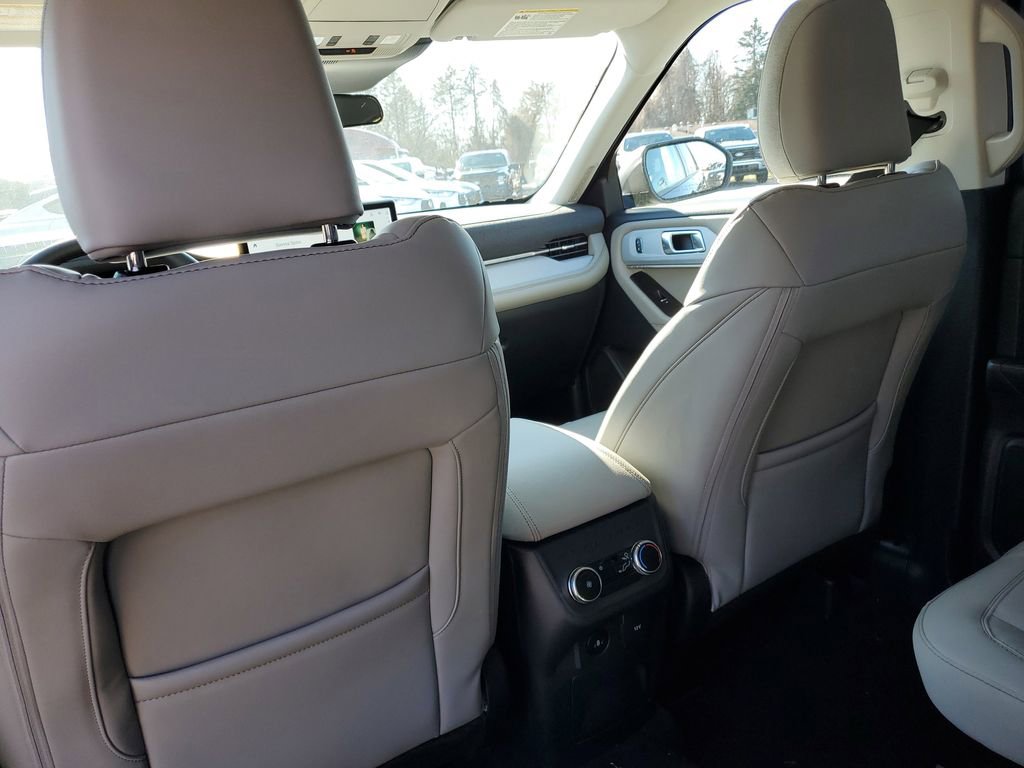 New 2026 Ford Explorer Active w/ Active Comfort Package image 32
