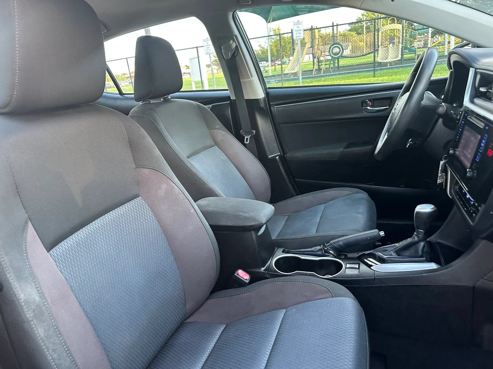 Used 2019 Toyota Corolla LE FWD image 24