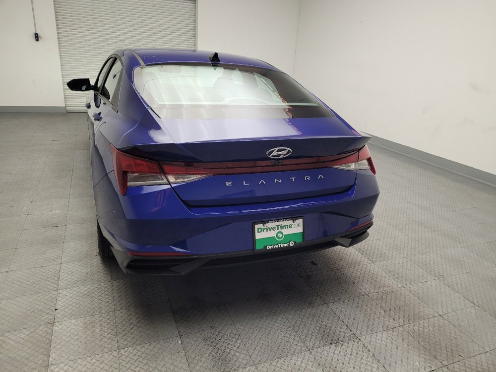 Used 2023 Hyundai Elantra SEL w/ Convenience Package image 6