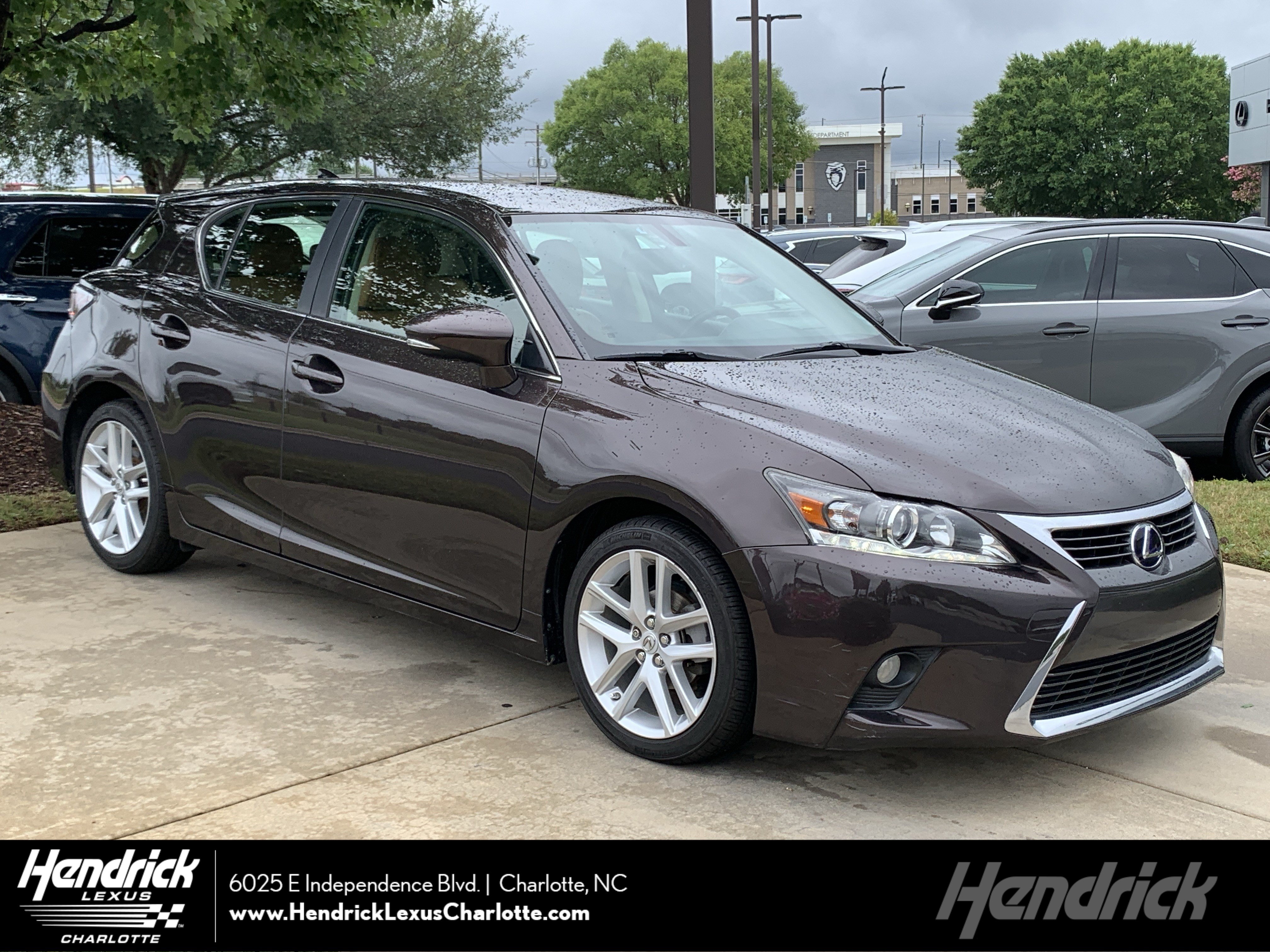 Used 2016 Lexus CT 200h w/ Accessory Package 2