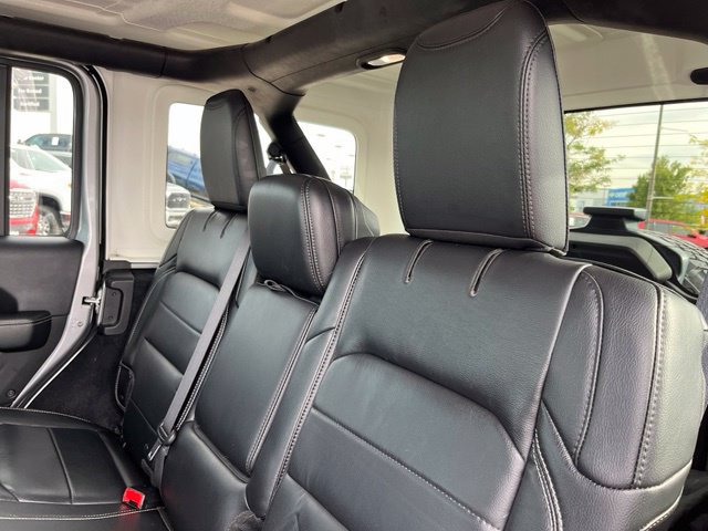 Used 2018 Jeep Wrangler Unlimited Sahara AWD/4WD image 21