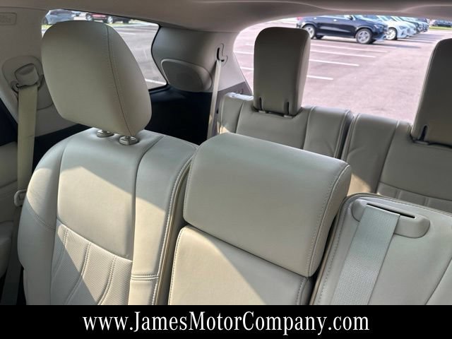 Used 2015 INFINITI QX60 Luxe w/ Deluxe Touring Package AWD/4WD image 19