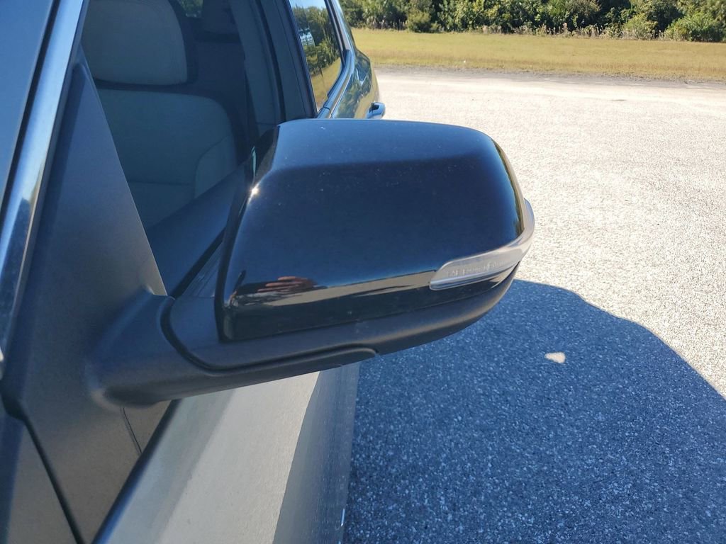 Used 2025 Chevrolet Traverse LT image 21