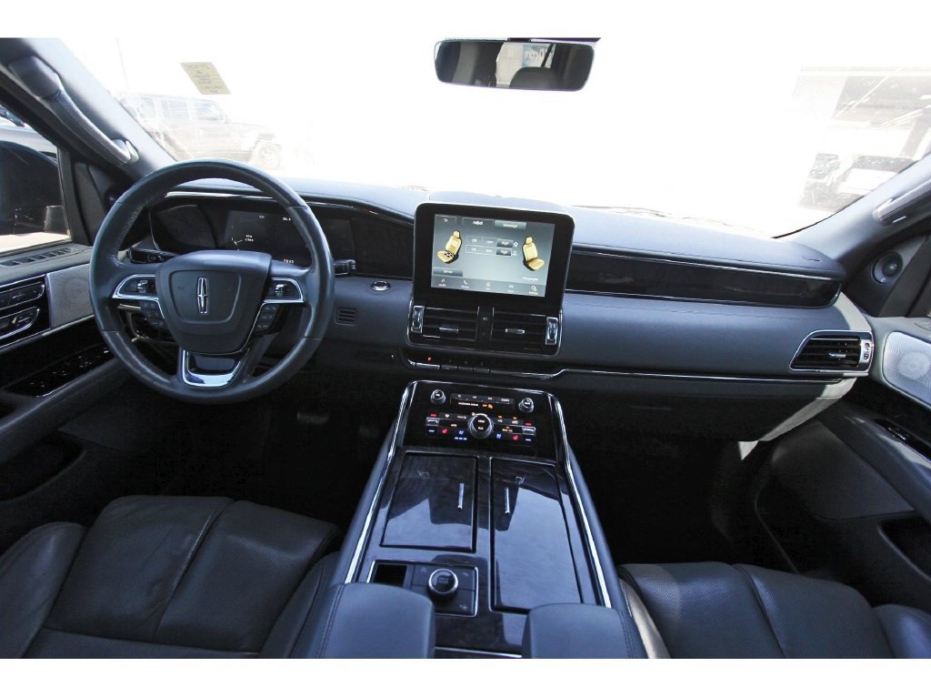 Used 2021 Lincoln Navigator L Reserve w/ Luxury Package AWD/4WD image 9