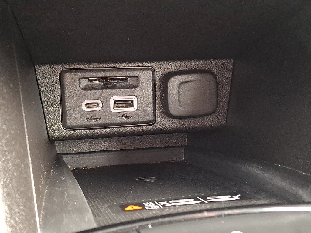 Used 2023 Chevrolet Bolt EUV LT w/ Comfort Package FWD image 25