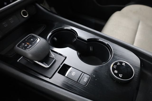 Used 2025 Nissan Rogue SV image 21