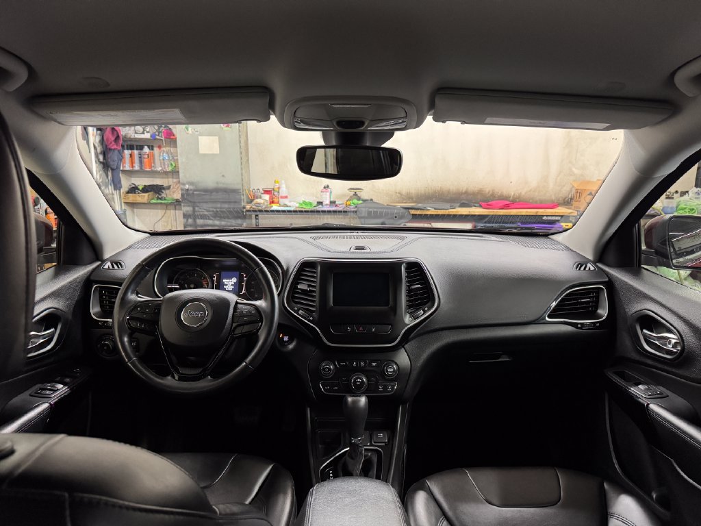 Used 2021 Jeep Cherokee Latitude Plus FWD image 27