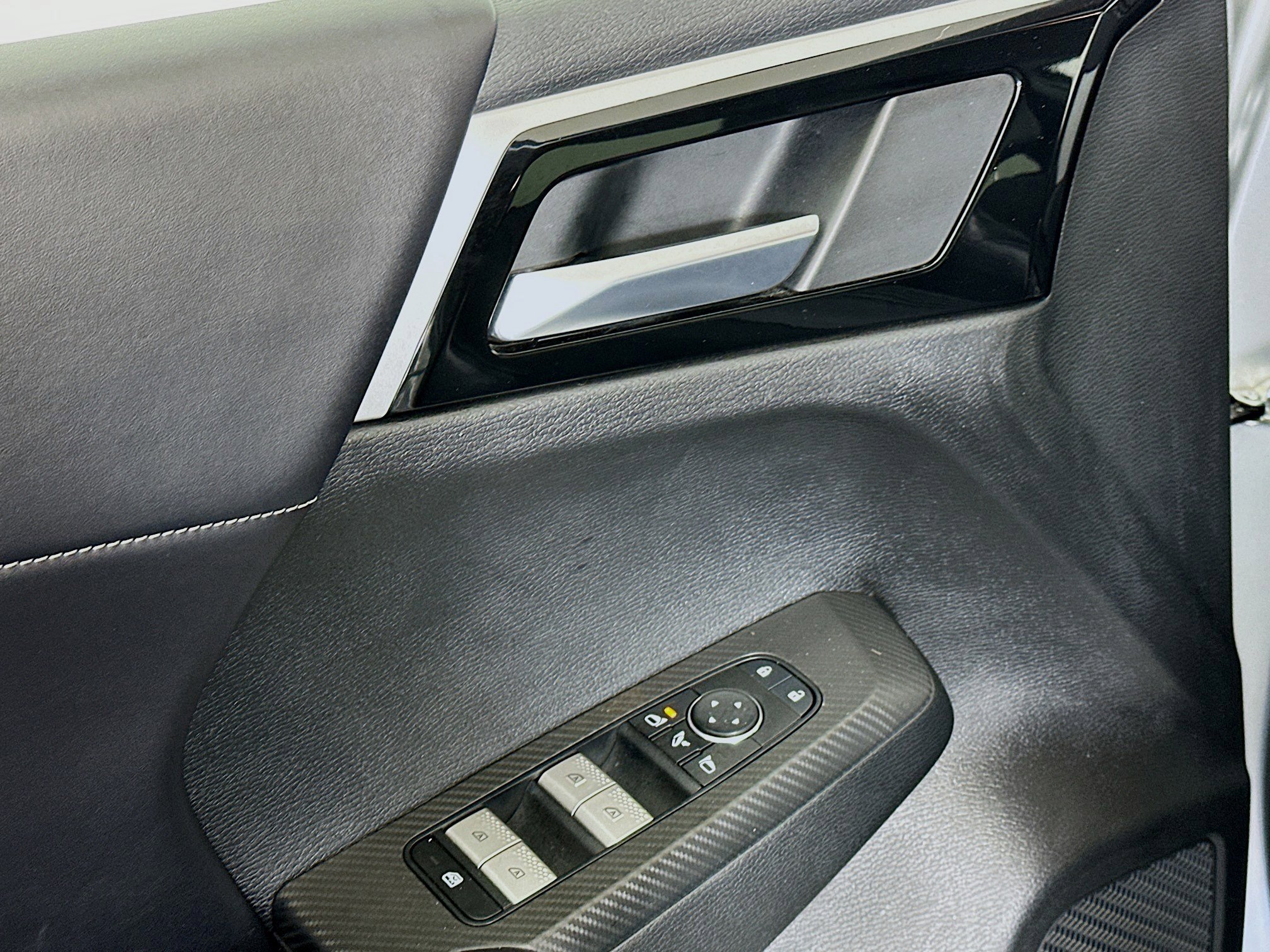 Used 2024 Mitsubishi Outlander SE image 15