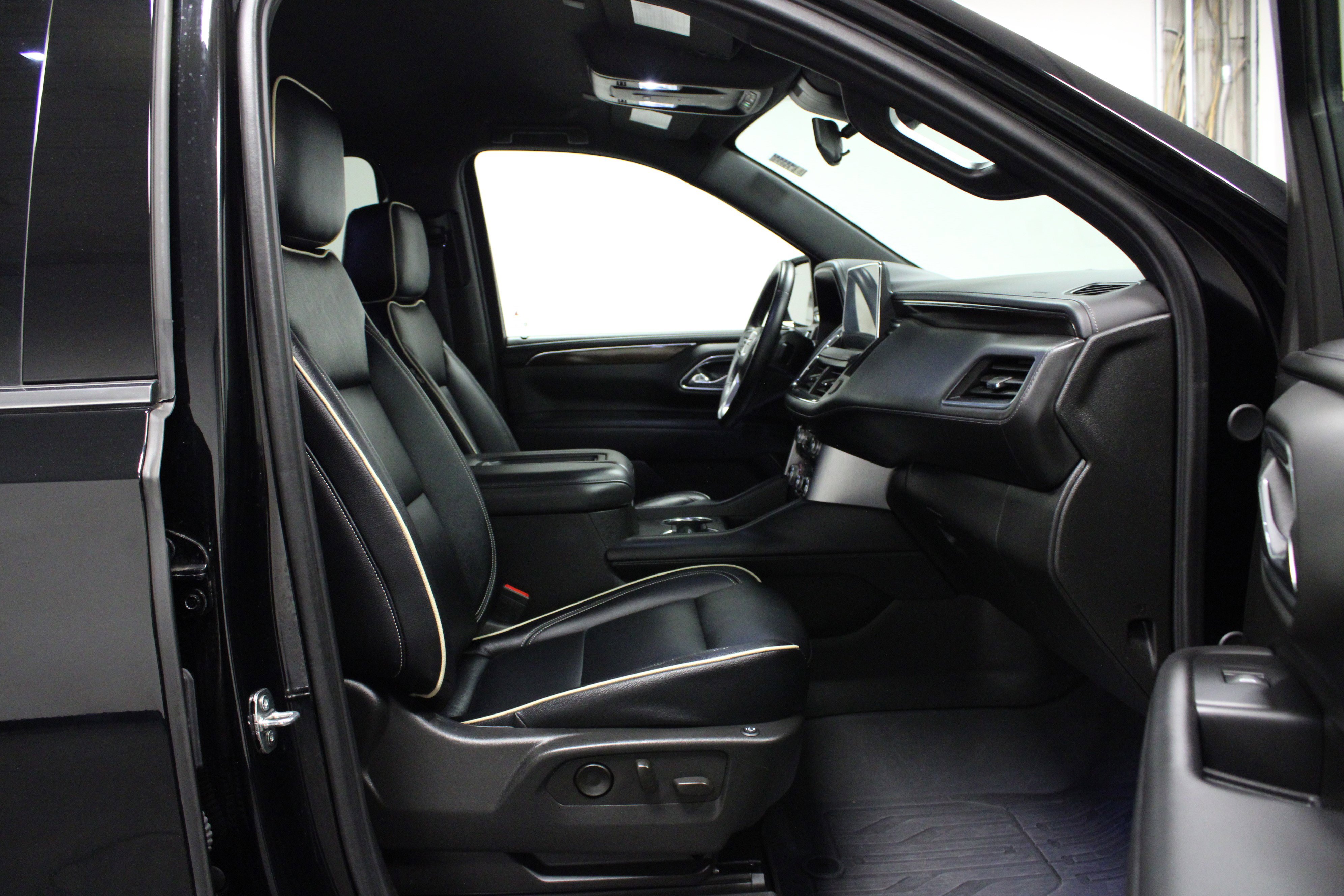 Used 2024 GMC Yukon XL SLE image 17