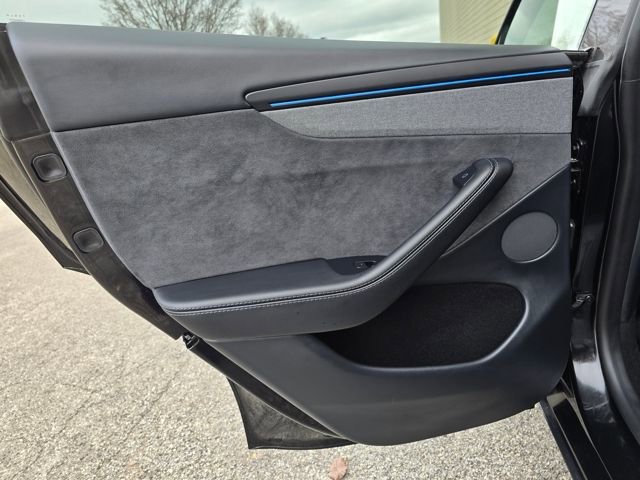Used 2026 Tesla Model Y Long Range image 36