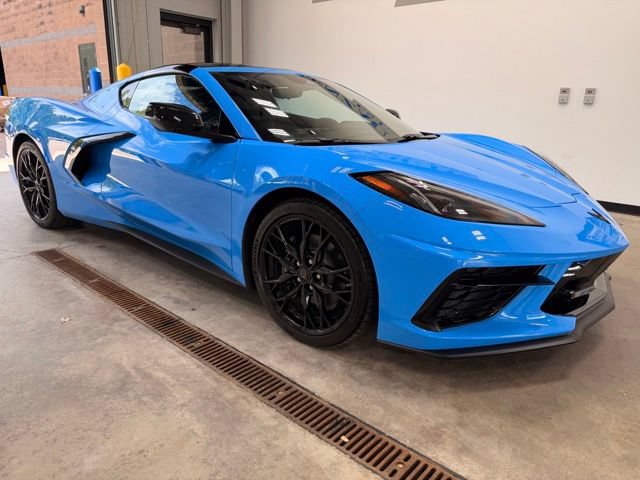 Used 2024 Chevrolet Corvette Stingray Premium Cpe w/ Body-Color Dual Roof Package RWD image 2