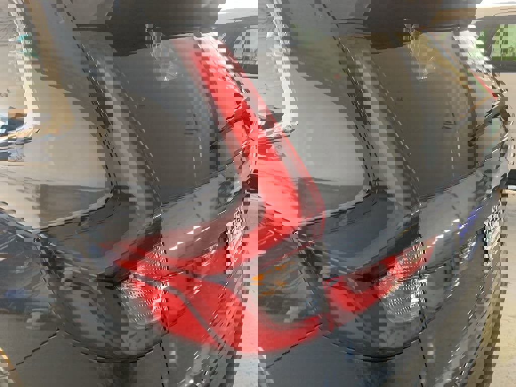 Used 2023 Honda CR-V EX-L image 10