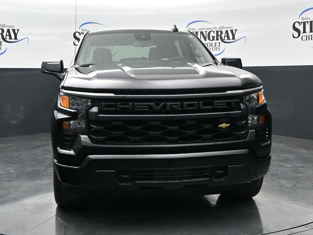 Used 2025 Chevrolet Silverado 1500 Custom RWD image 2