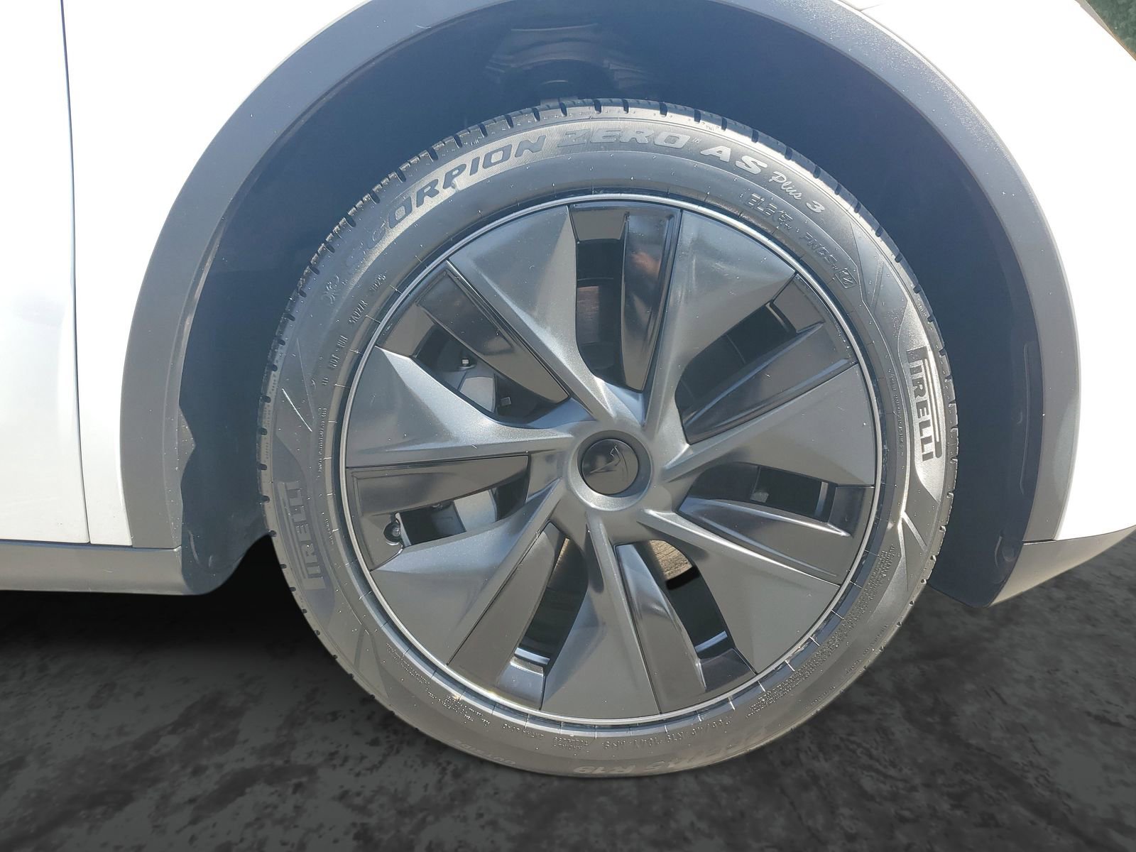 Used 2025 Tesla Model Y Long Range image 6