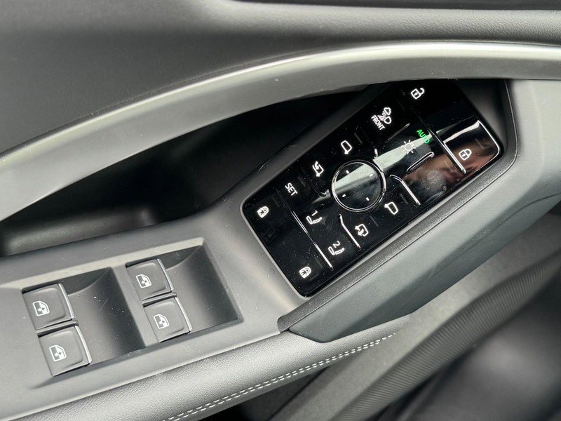 New 2025 Audi Q5 Prestige image 13