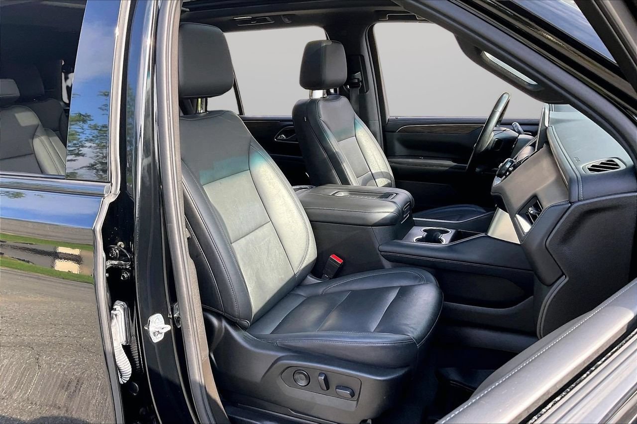 Used 2021 Chevrolet Tahoe Z71 w/ Z71 Off-Road Package AWD/4WD image 24