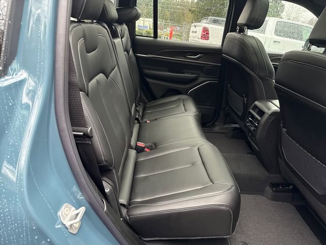 New 2026 Jeep Grand Cherokee Limited w/ Limited Altitude Package AWD/4WD image 10