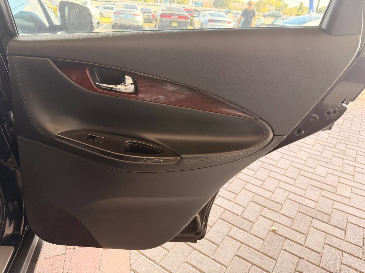 Used 2016 INFINITI QX50 2WD w/ Deluxe Touring Package image 30