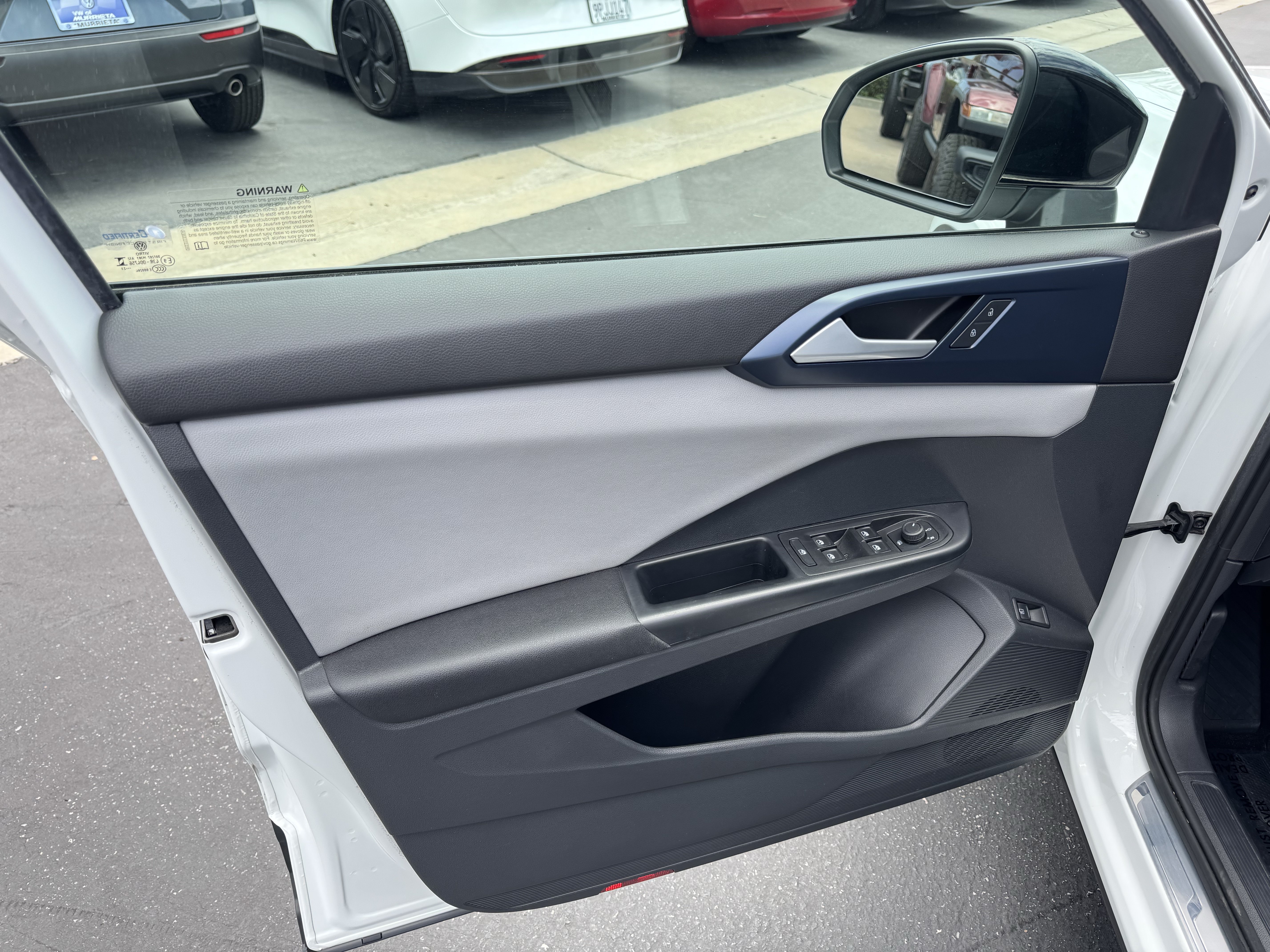 Used 2023 Volkswagen Taos SE w/ Panoramic Sunroof Package FWD image 13