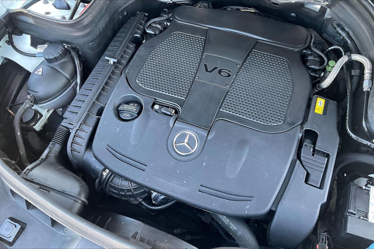 Used 2015 Mercedes-Benz GLK 350 4MATIC image 29