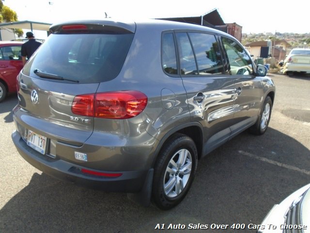 Used 2012 Volkswagen Tiguan S FWD image 4