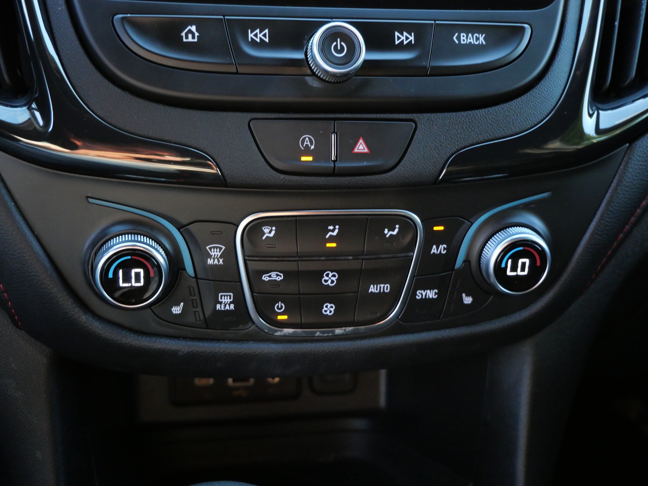 Used 2023 Chevrolet Equinox RS AWD/4WD image 23
