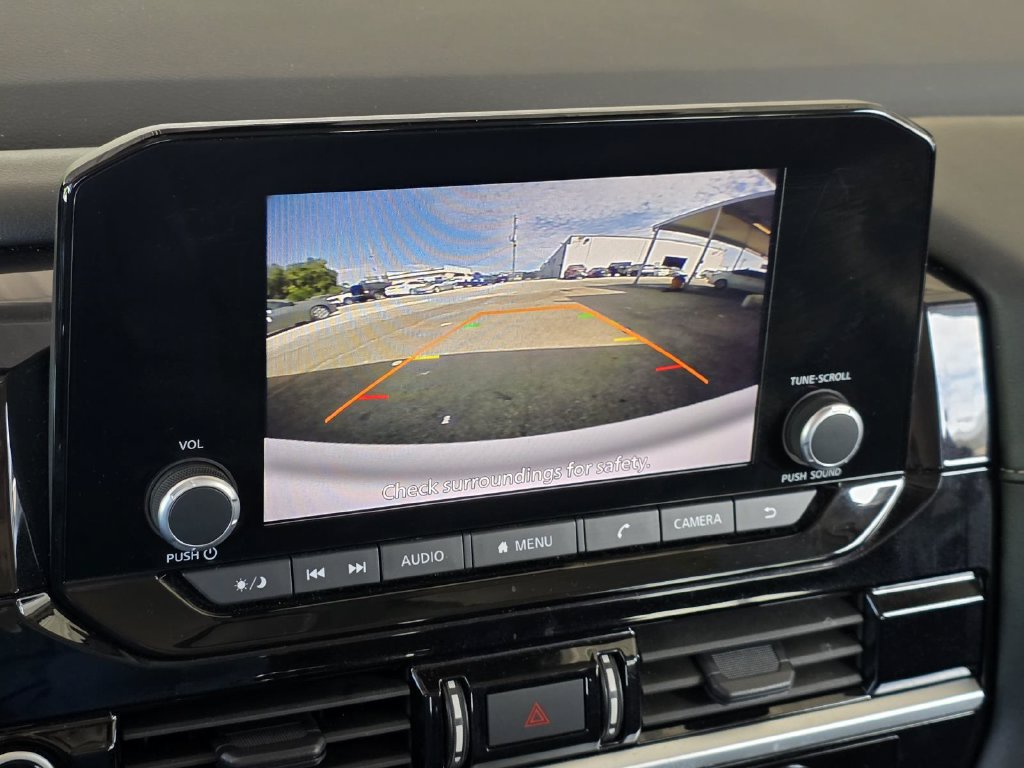Used 2024 Nissan Pathfinder SV FWD image 12