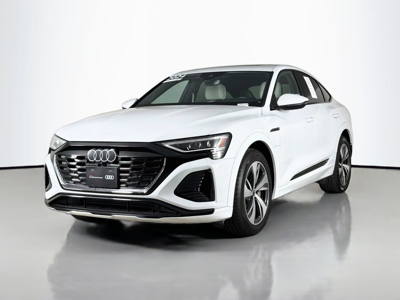 Certified 2024 Audi Q8 e-tron Premium AWD/4WD image 3