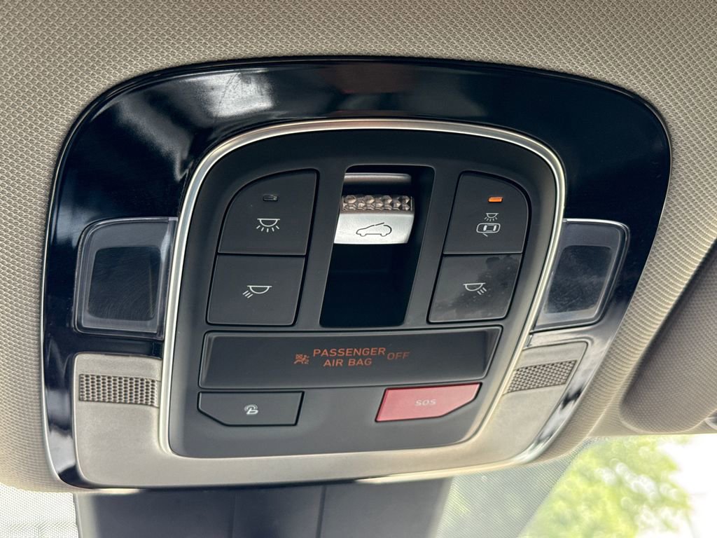 Certified 2023 Hyundai Santa Fe SEL w/ Premium Package image 22