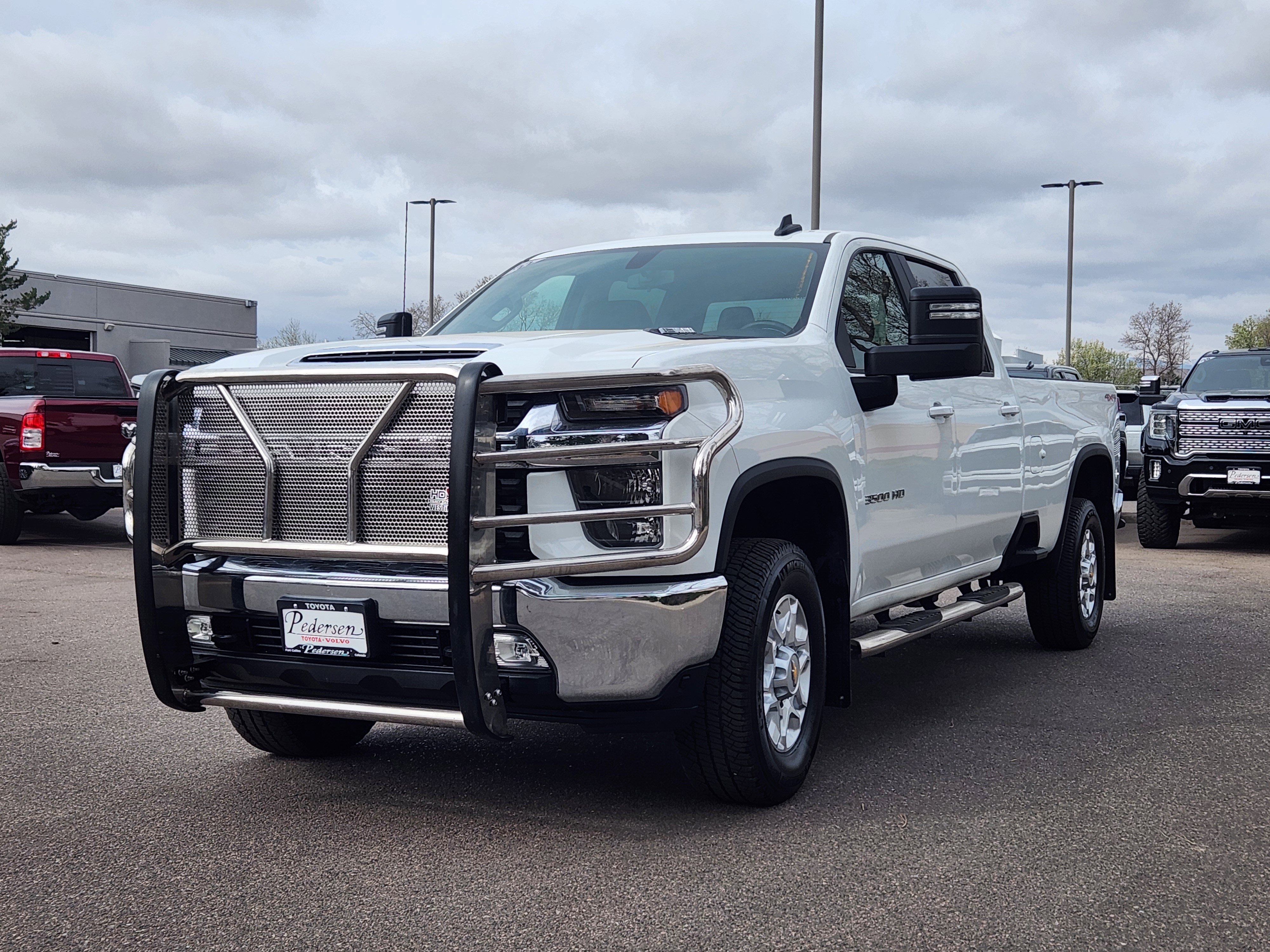 Used 2022 Chevrolet Silverado 3500 LT w/ Convenience Package image 3