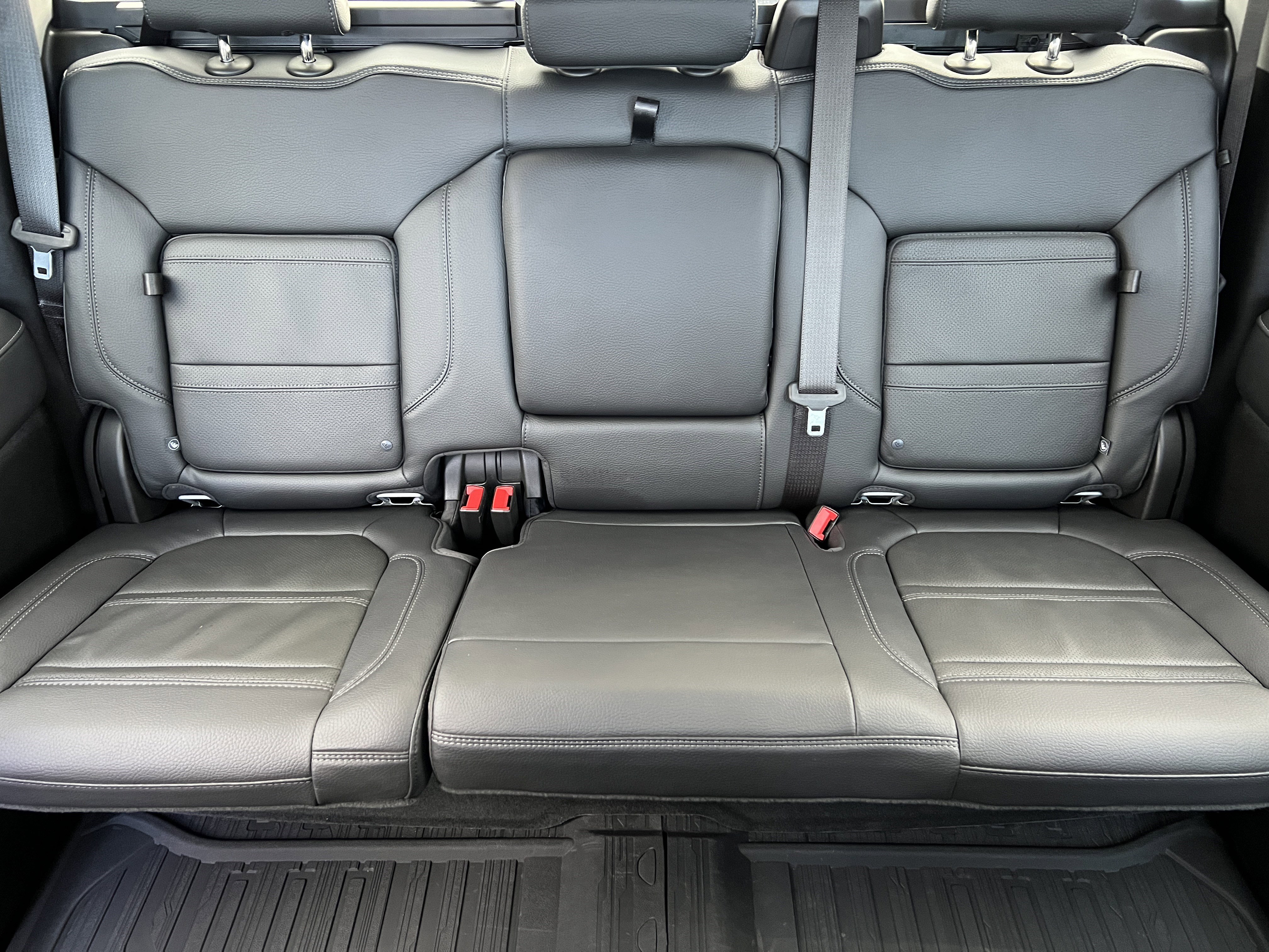 Used 2023 GMC Sierra 3500 Denali w/ Denali Ultimate Package image 16