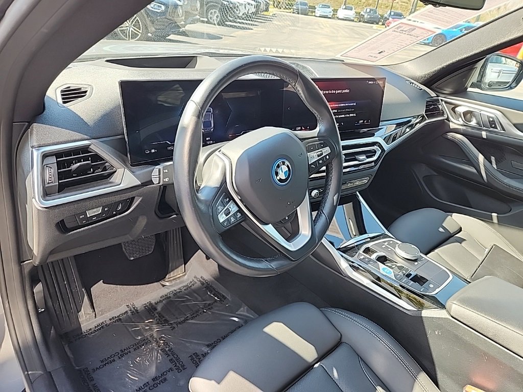 Used 2024 BMW i4 eDrive40 image 25