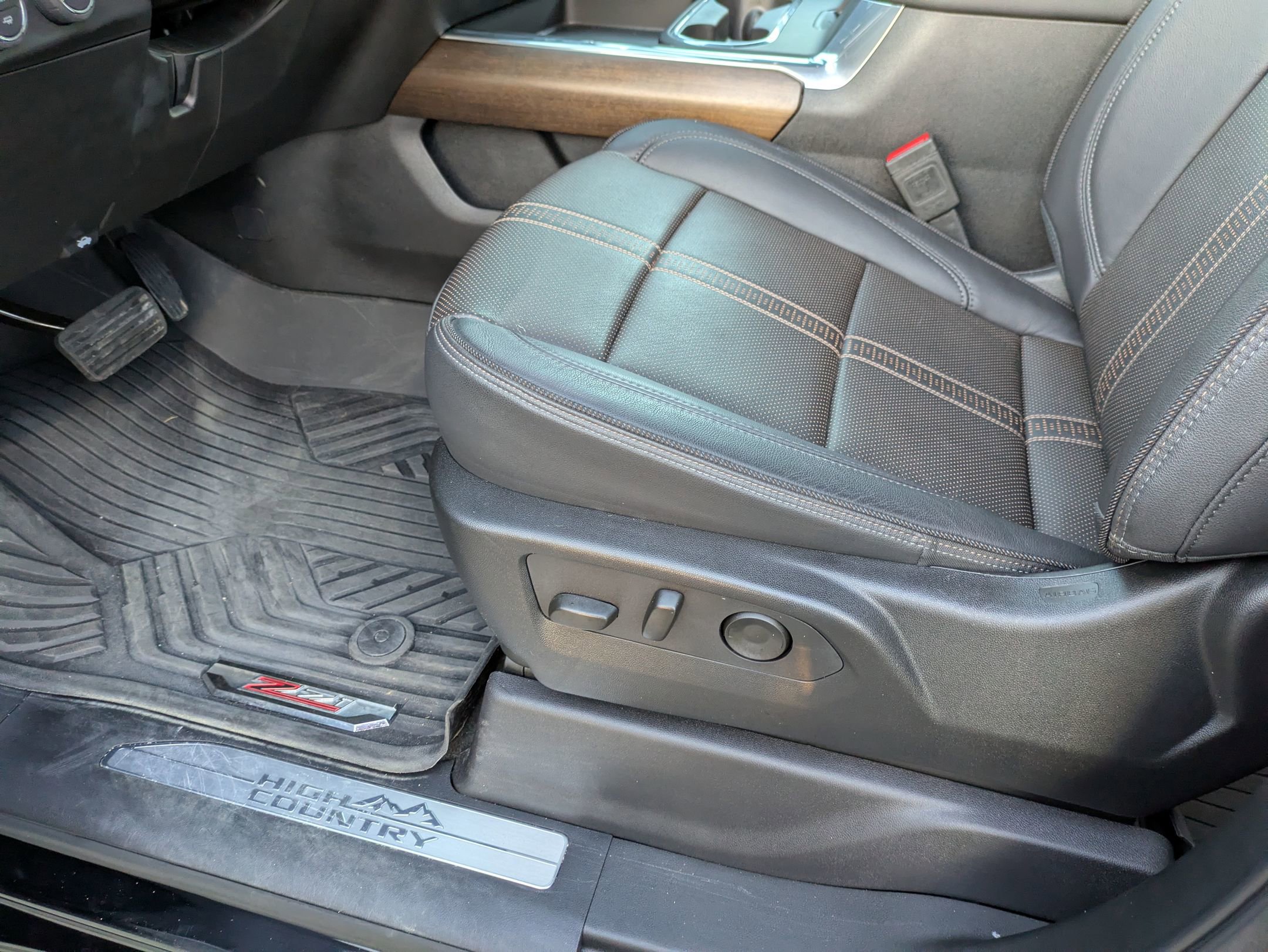 Used 2025 Chevrolet Silverado 2500 High Country w/ Technology Package image 14