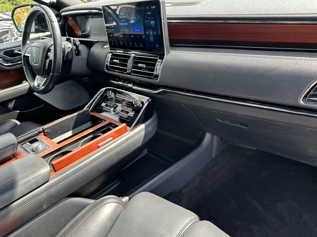 Used 2022 Lincoln Navigator Reserve AWD/4WD image 9