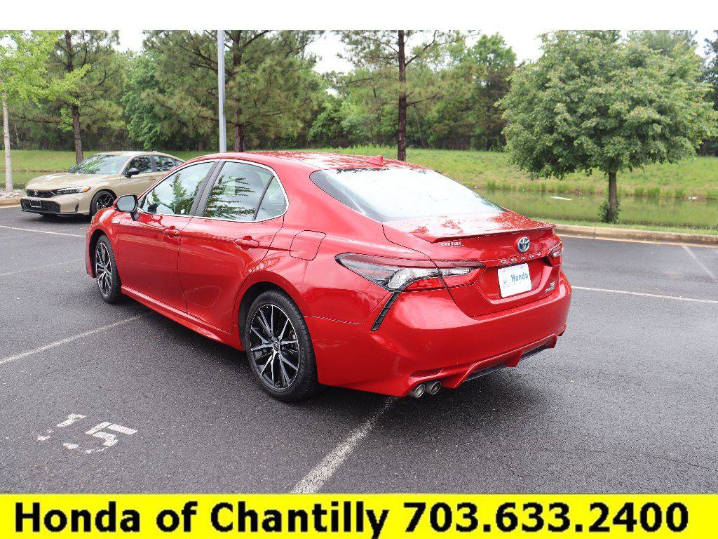 Used 2021 Toyota Camry SE FWD image 5