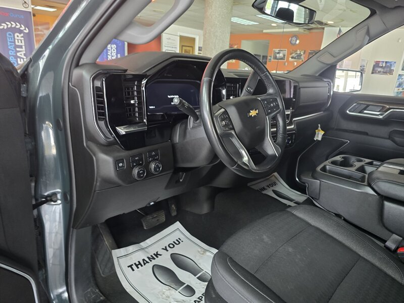 Used 2025 Chevrolet Silverado 1500 LT AWD/4WD image 8