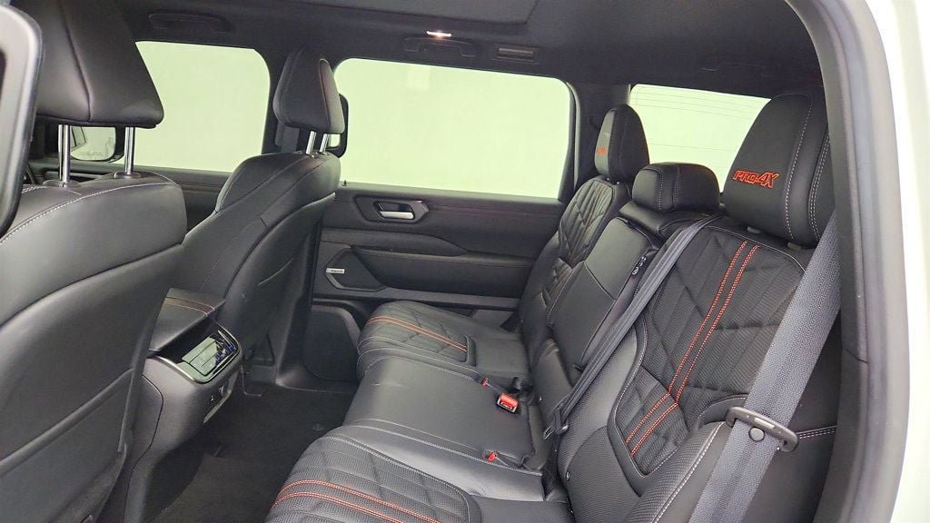 Used 2025 Nissan Armada PRO-4X w/ Pro-4X Premium Package AWD/4WD image 21