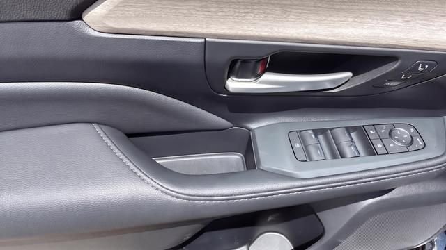 Used 2026 Toyota Grand Highlander AWD image 16