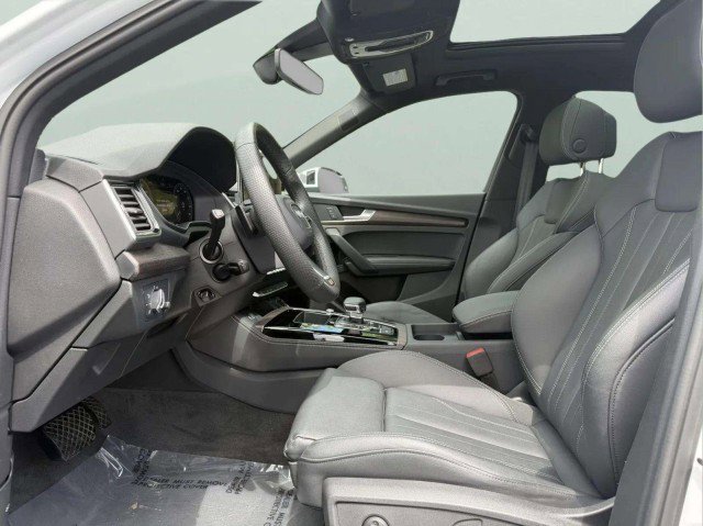 Certified 2025 Audi Q5 e Premium Plus w/ Premium Plus Package AWD/4WD image 21