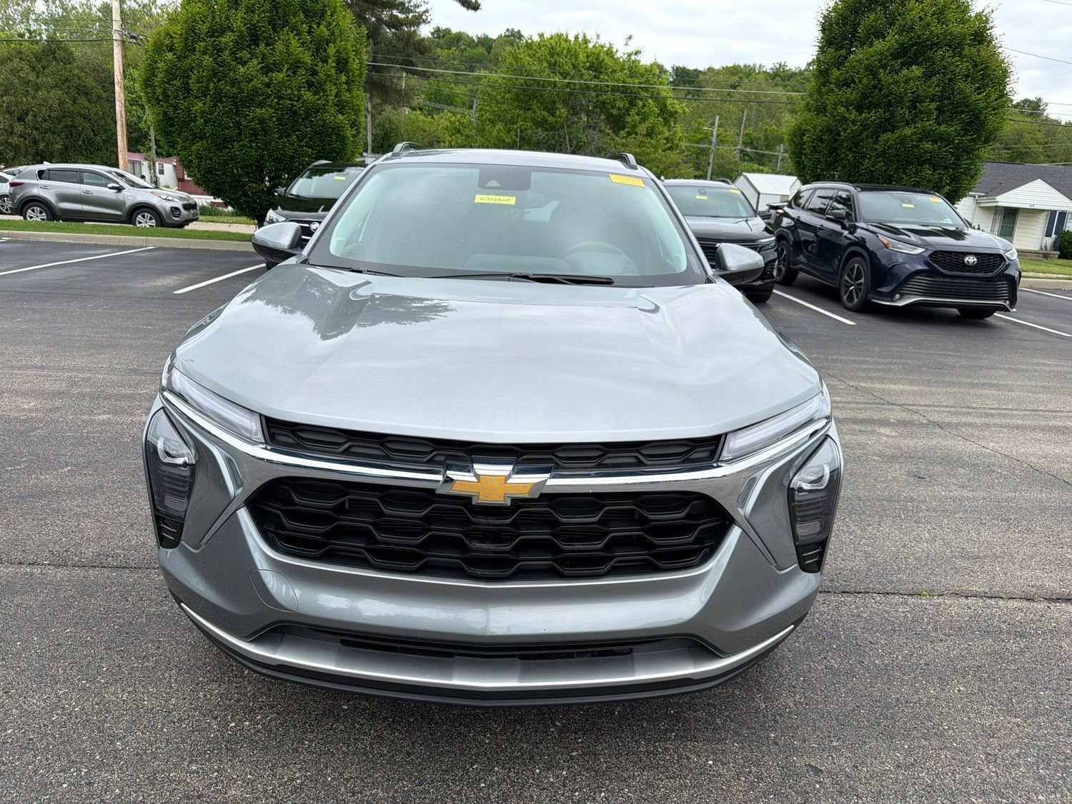 Used 2024 Chevrolet Trax LT w/ Driver Confidence Package FWD image 8