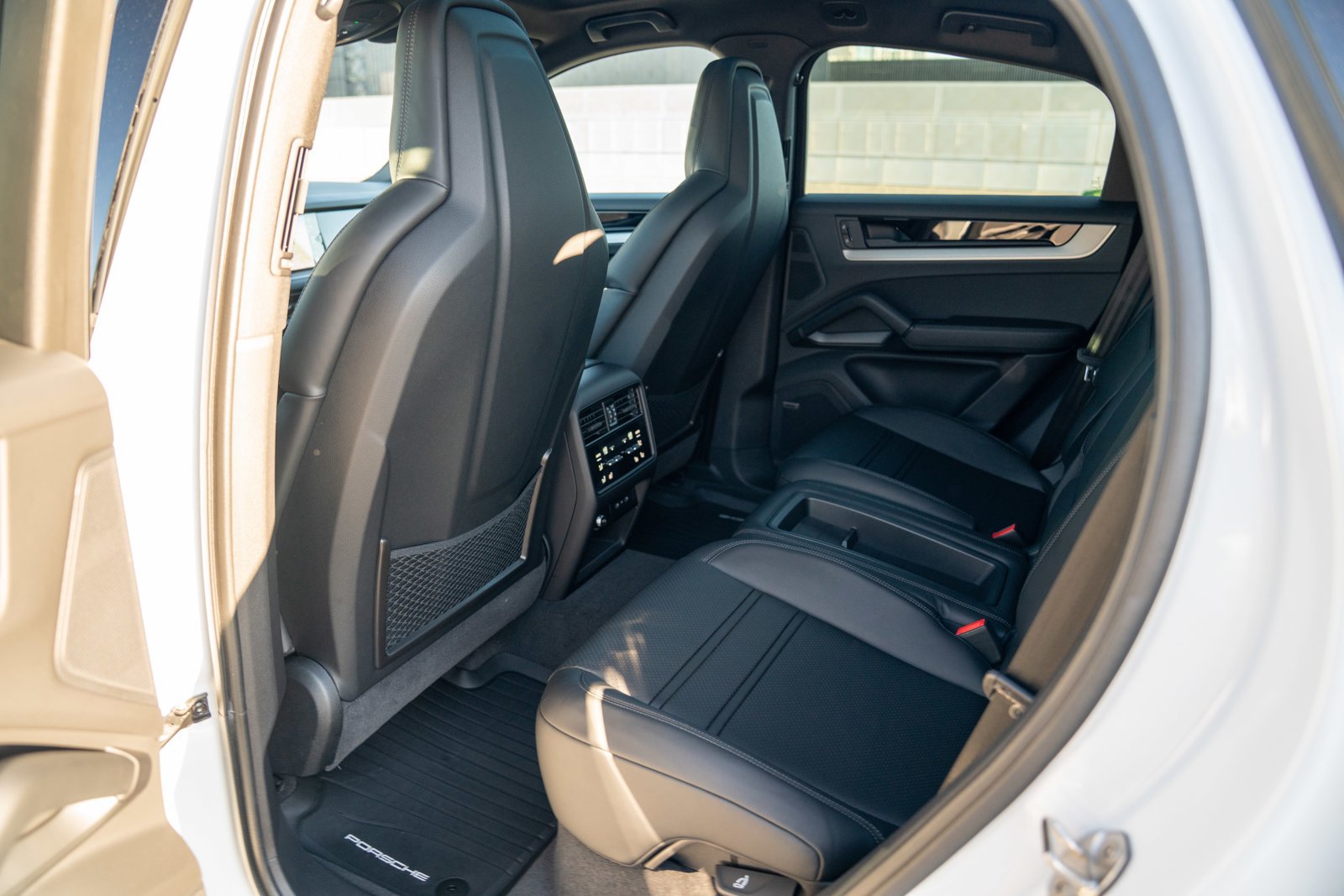 New 2026 Porsche Cayenne Coupe AWD/4WD image 22