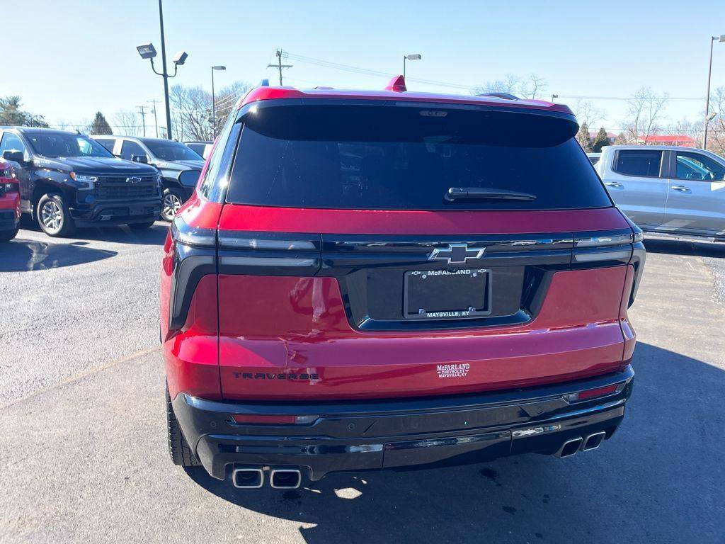 Used 2025 Chevrolet Traverse RS w/ LPO, Floor Liner Package FWD image 4