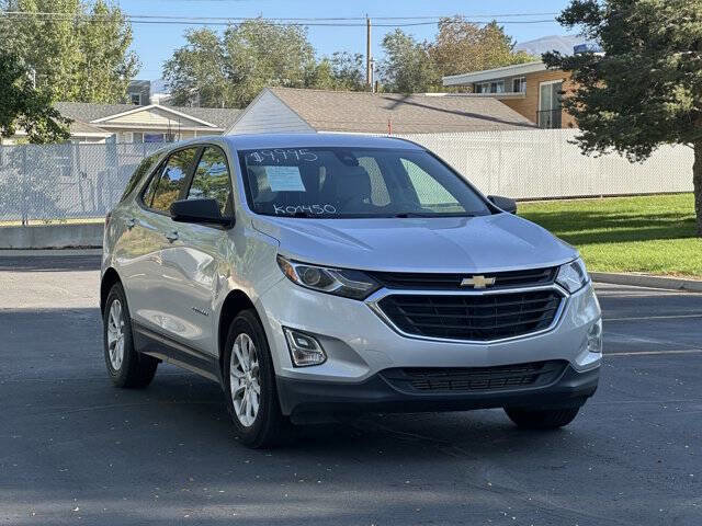 Used 2021 Chevrolet Equinox LS w/ LS Convenience Package image 2