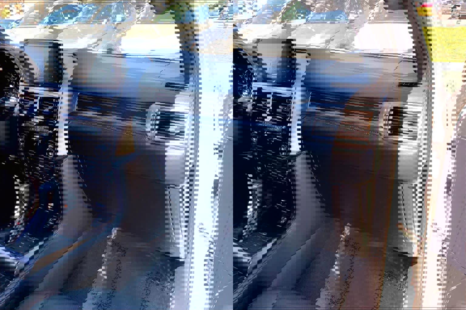 Used 2023 Lexus GX 460 Premium w/ Accessory Package image 19