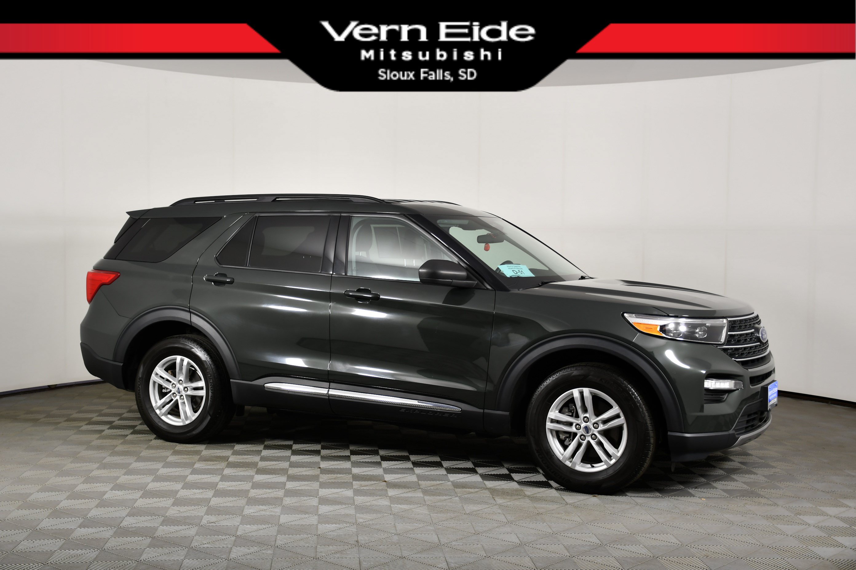 Used 2024 Ford Explorer XLT w/ Equipment Group 202A